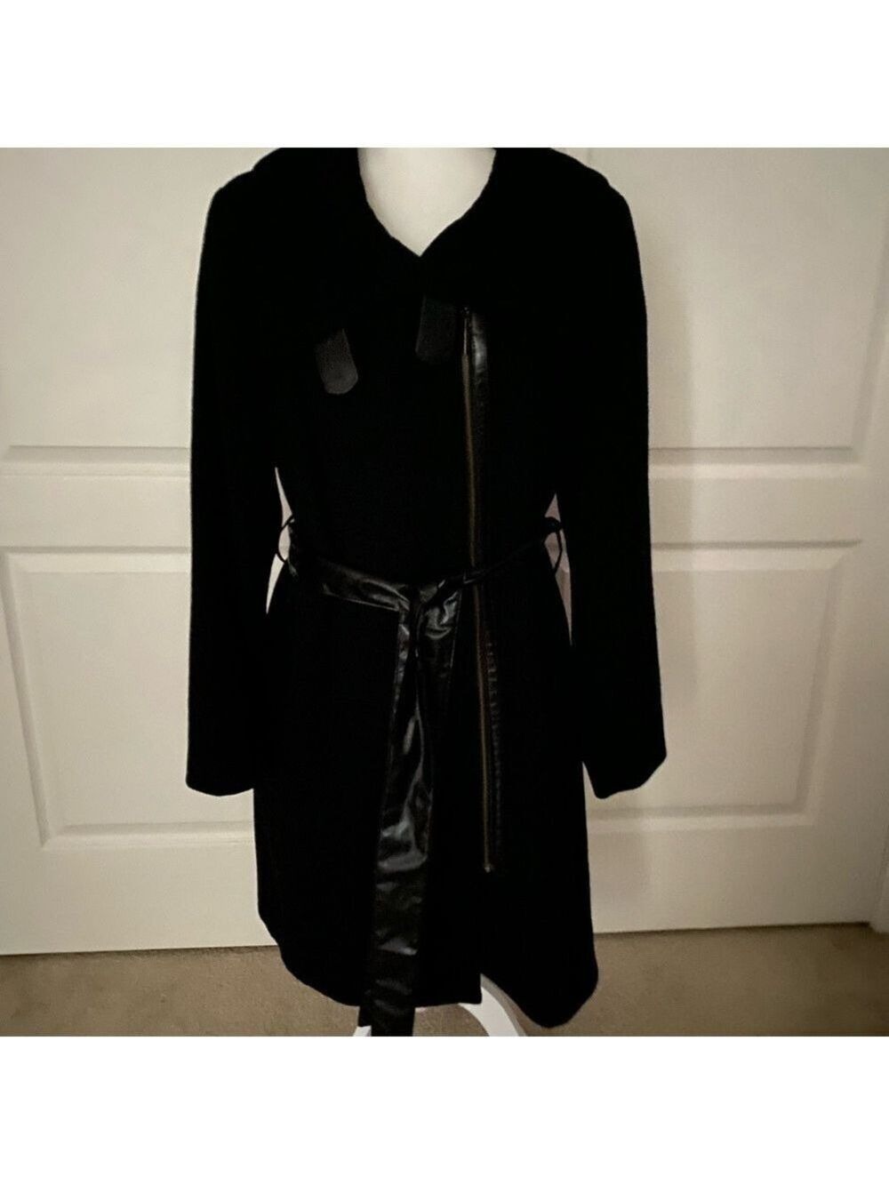 Jessie G Black Wool Coat with Faux Leather Belt & Trim/Women’s Size L - Picture 3 of 13